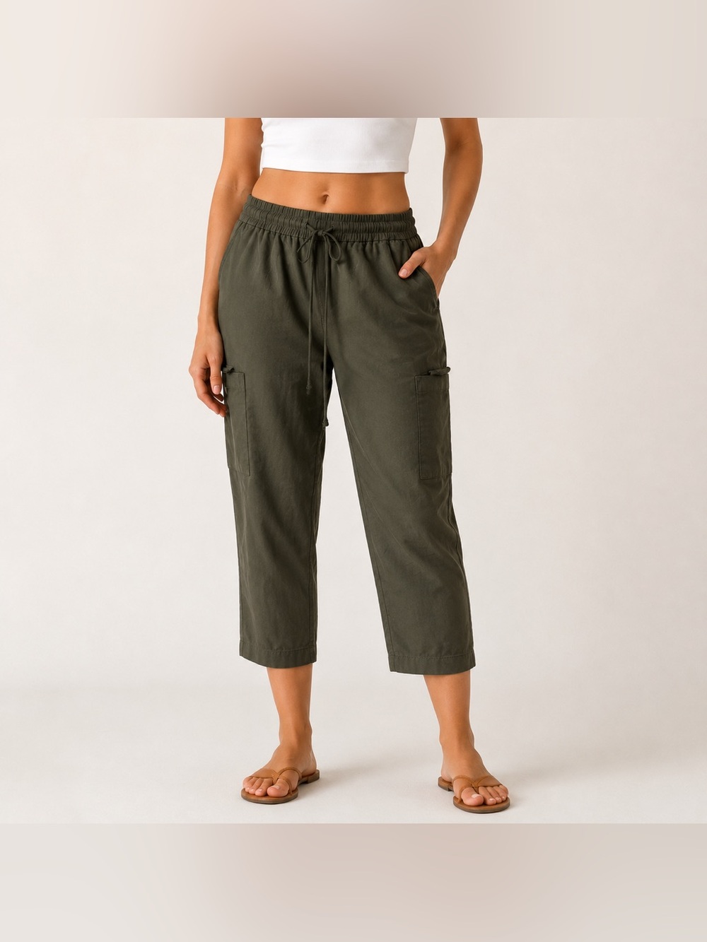 Basic Editions Women’s Relaxed Fit Twill Capri Cargo Pants Elastic Waist Khaki S